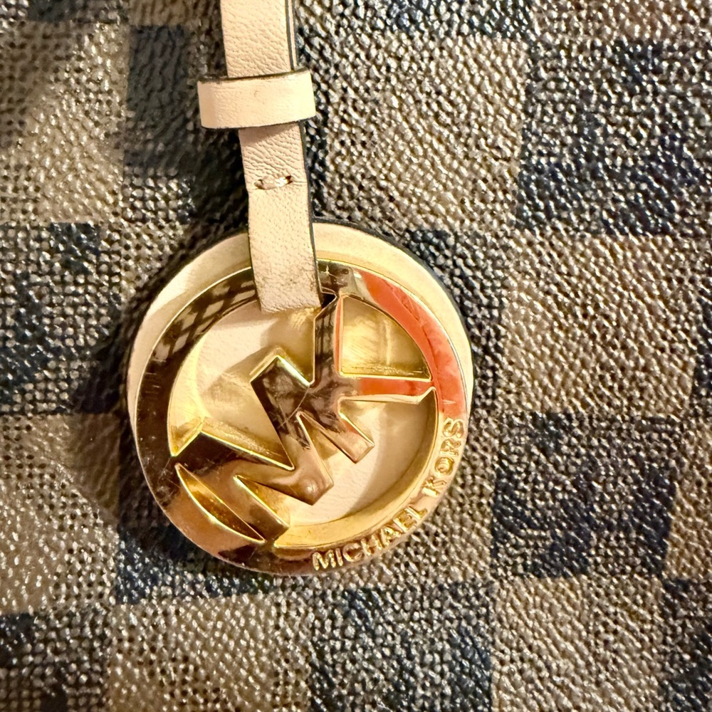 Michael Kors Jet Set Travel Checkered Tote Bag - Picture 3 of 16